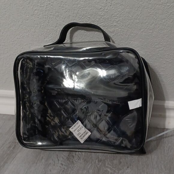 NWT JOAN & DAVID Black Diamond Quilted Nylon Toiletry Set - Picture 2 of 3